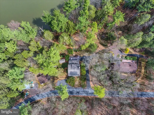 $389,900 | 92 Shoreline Drive, Pine Grove, PA 17963