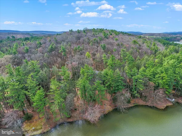 $389,900 | 92 Shoreline Drive, Pine Grove, PA 17963