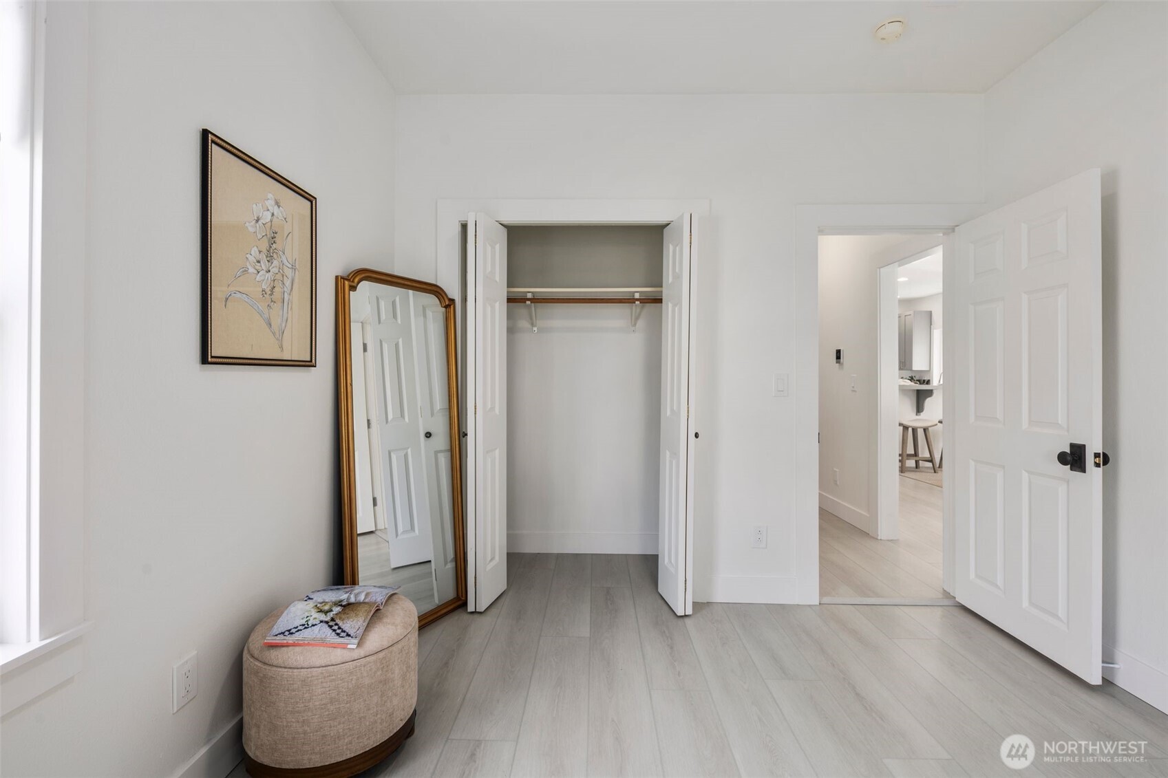 4642 Eastern Avenue North Seattle, WA 98103 - Photo 17 of 34