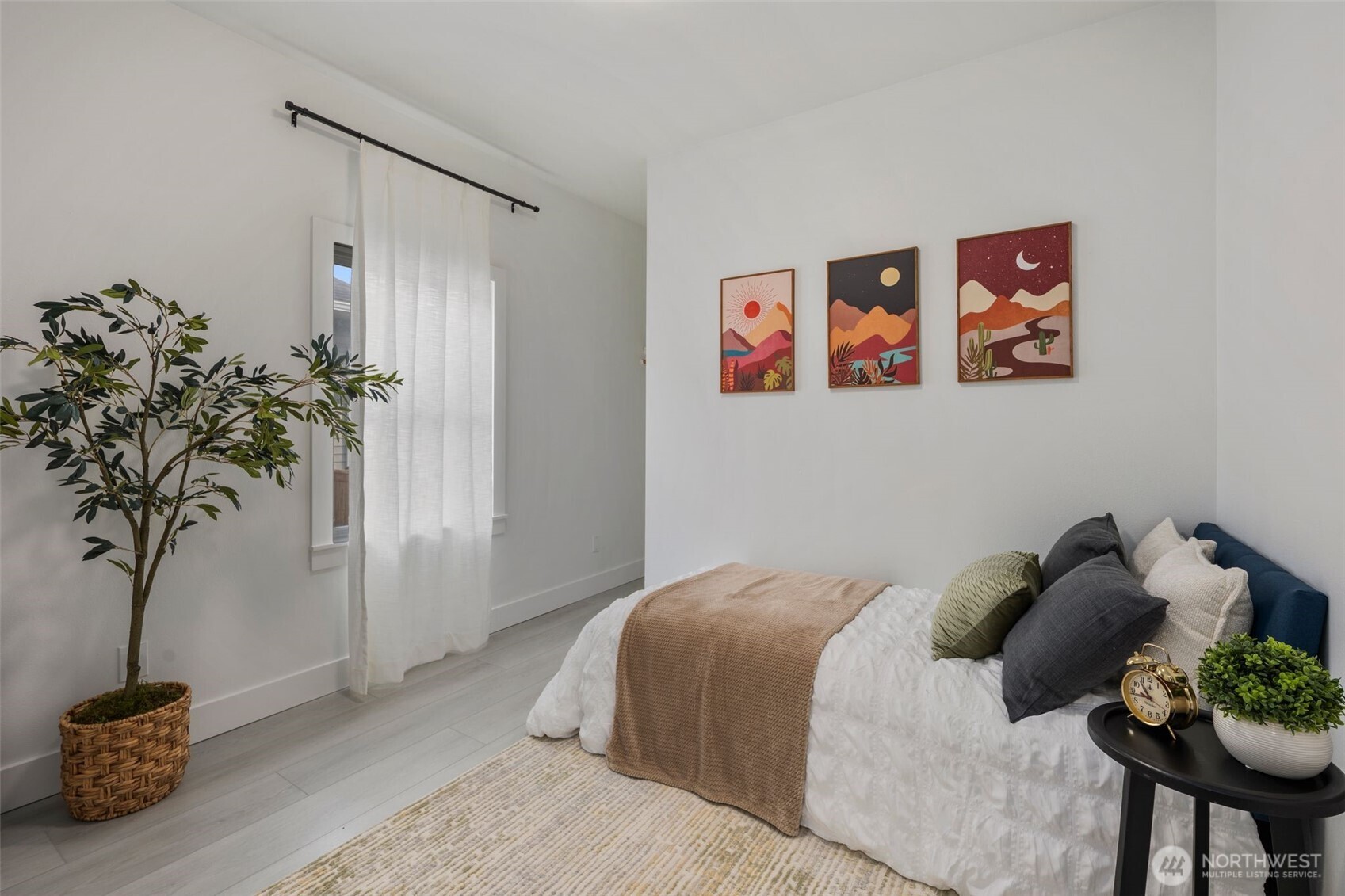 4642 Eastern Avenue North Seattle, WA 98103 - Photo 19 of 34