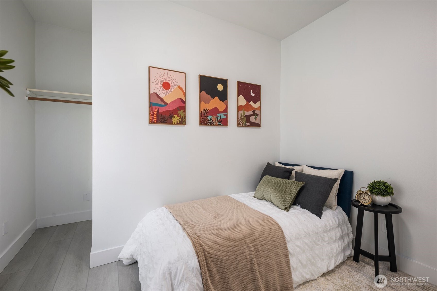 4642 Eastern Avenue North Seattle, WA 98103 - Photo 20 of 34