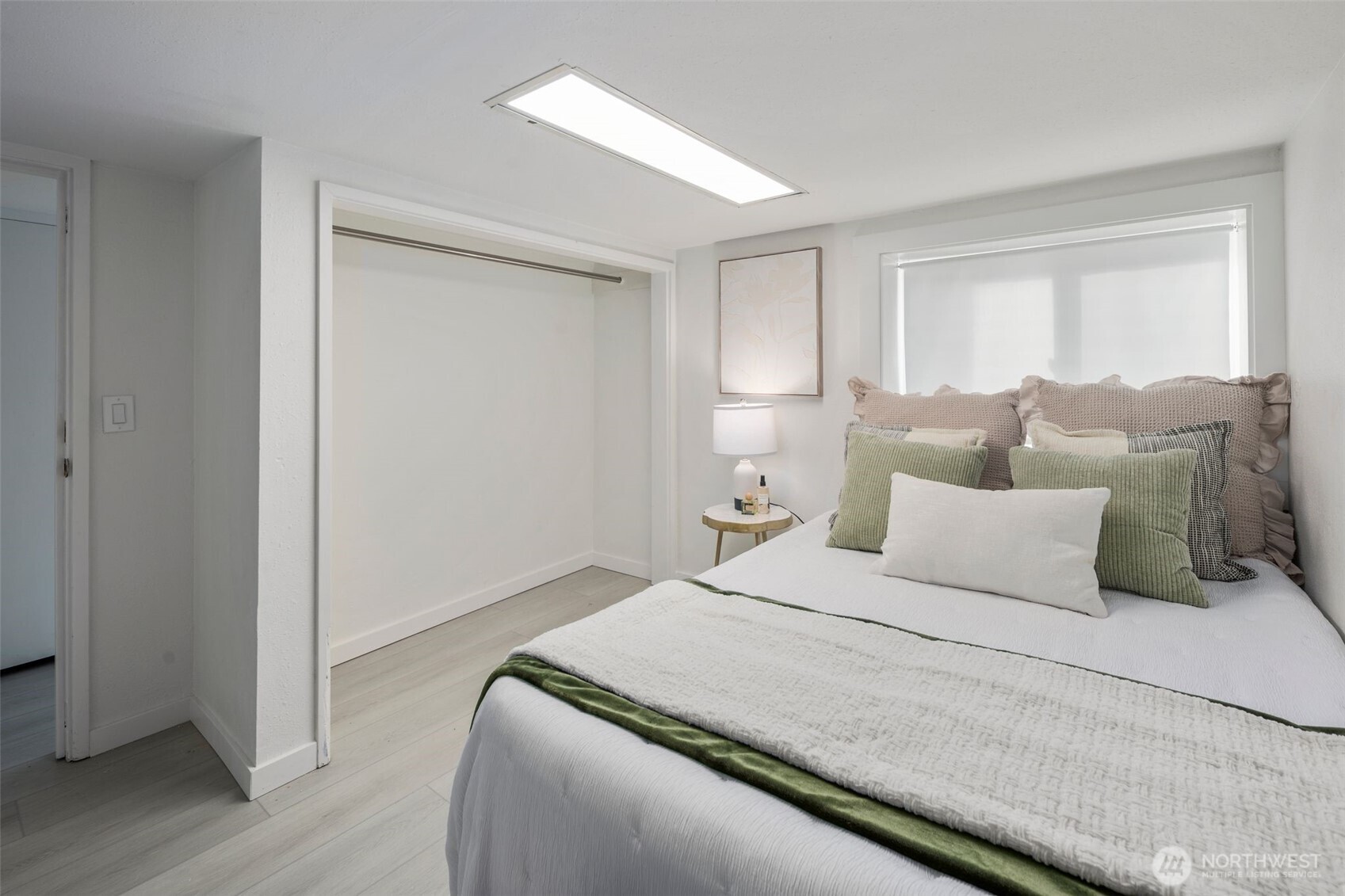 4642 Eastern Avenue North Seattle, WA 98103 - Photo 25 of 34