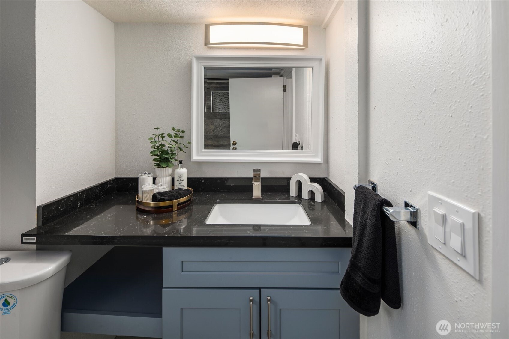 4642 Eastern Avenue North Seattle, WA 98103 - Photo 27 of 34