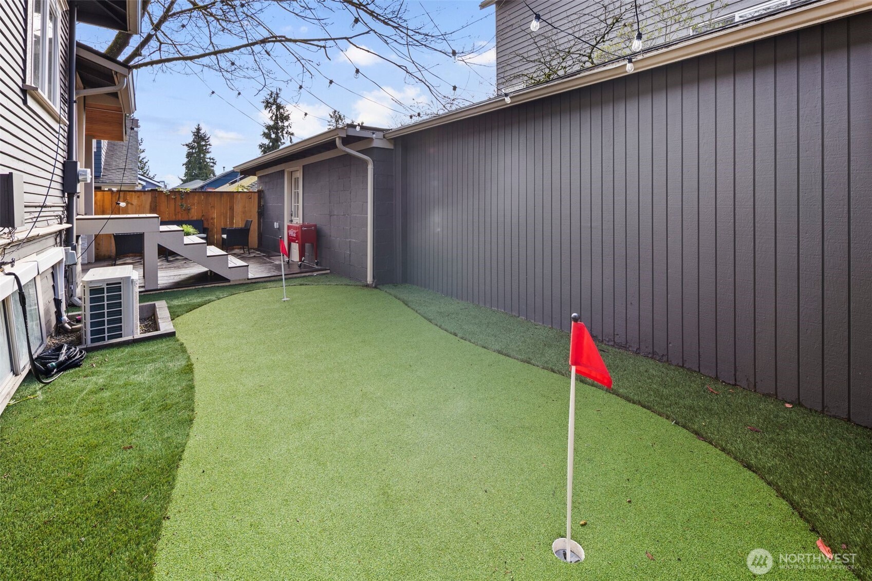 4642 Eastern Avenue North Seattle, WA 98103 - Photo 29 of 34