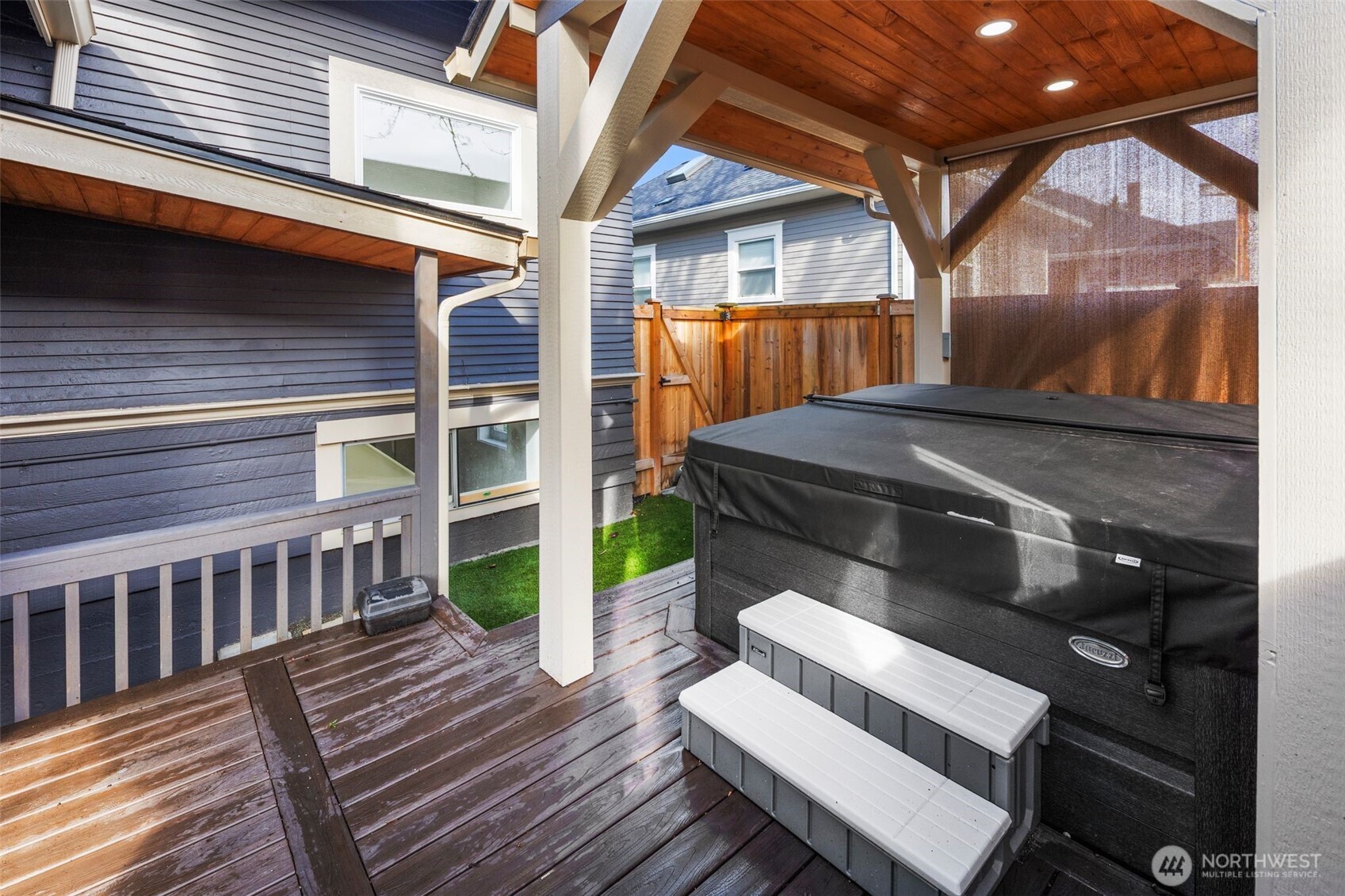 4642 Eastern Avenue North Seattle, WA 98103 - Photo 33 of 34