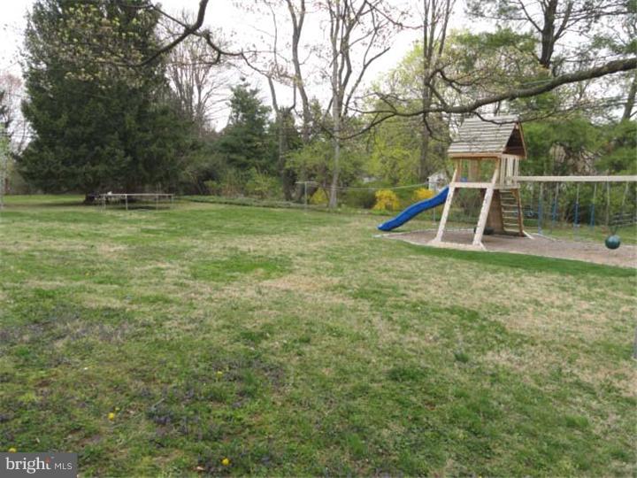 812 Ridge Lane Media, PA 19063 - Photo 19 of 20 Exterior Back