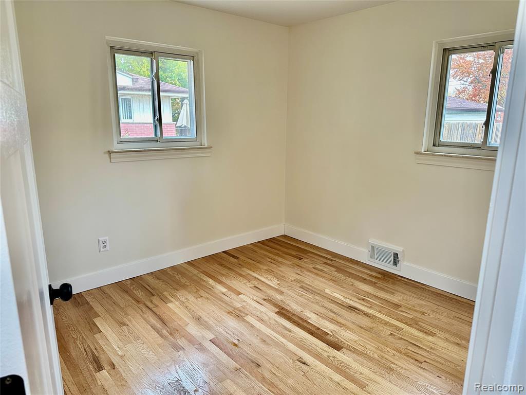 35244 Rutherford Street Clinton Township, MI 48035 - Photo 14 of 15 Gallery Image 14