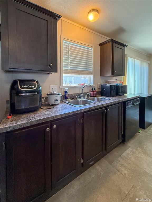 389 Rustic Lane North Belleville, MI 48111 - Photo 5 of 25