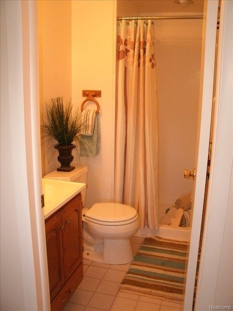 6015 Wedgewood Road Canton, MI 48187 - Photo 15 of 17 2nd Full Bath