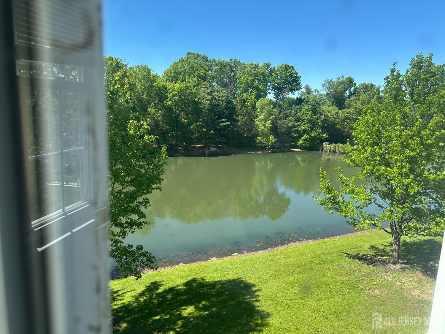 304 Wimbeldon Court North Brunswick, NJ 08902 - Photo 6 of 19