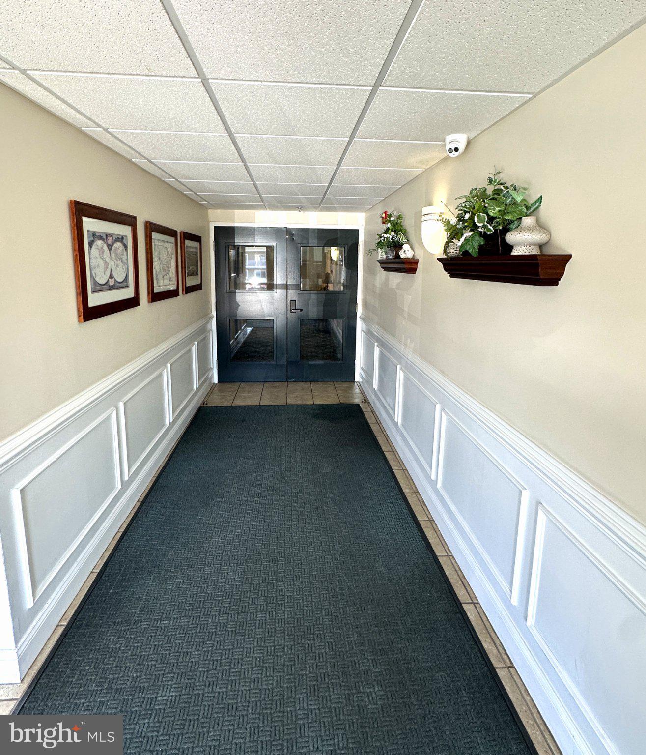 613 Brandon Road Norristown, PA 19403 - Photo 2 of 22 Inviting corridor with elegant decor.