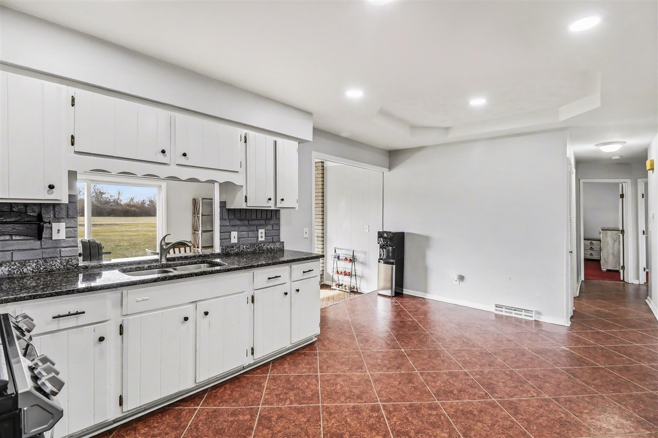 11329 Crowe Road Milan, MI 48160 - Photo 9 of 45