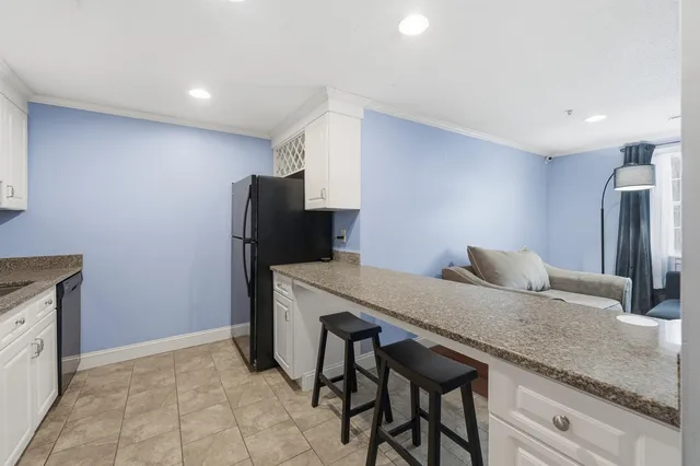 $279,900 | 804 Elmwood Drive, Hudson, NH 03051