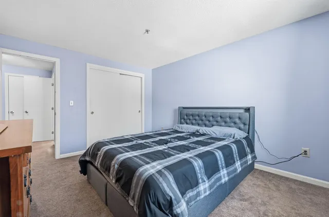 $279,900 | 804 Elmwood Drive, Hudson, NH 03051