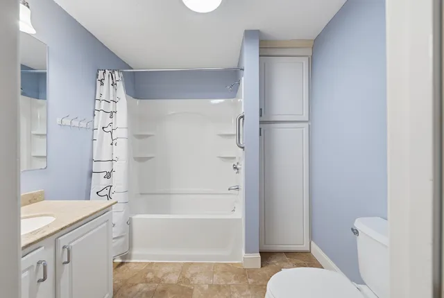 $279,900 | 804 Elmwood Drive, Hudson, NH 03051