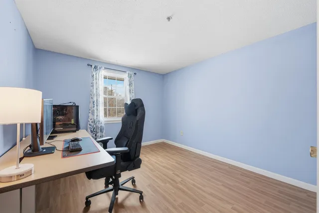 $279,900 | 804 Elmwood Drive, Hudson, NH 03051