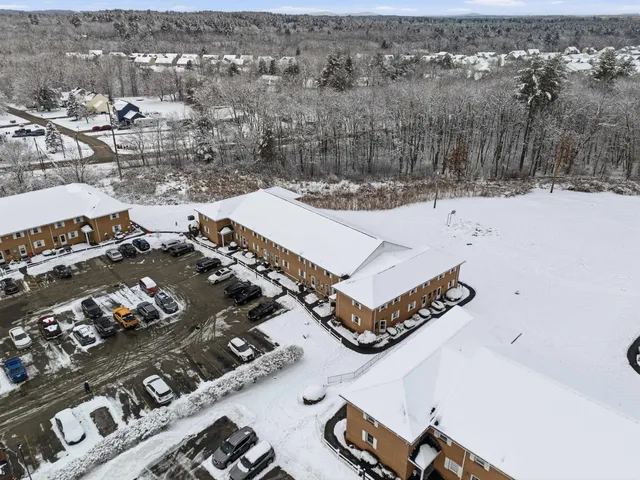 $279,900 | 804 Elmwood Drive, Hudson, NH 03051