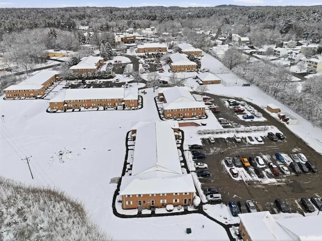 $279,900 | 804 Elmwood Drive, Hudson, NH 03051