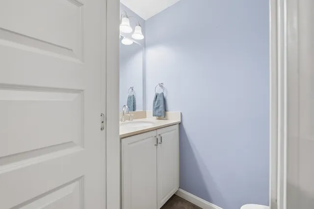 $279,900 | 804 Elmwood Drive, Hudson, NH 03051