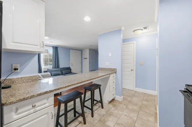 $279,900 | 804 Elmwood Drive, Hudson, NH 03051