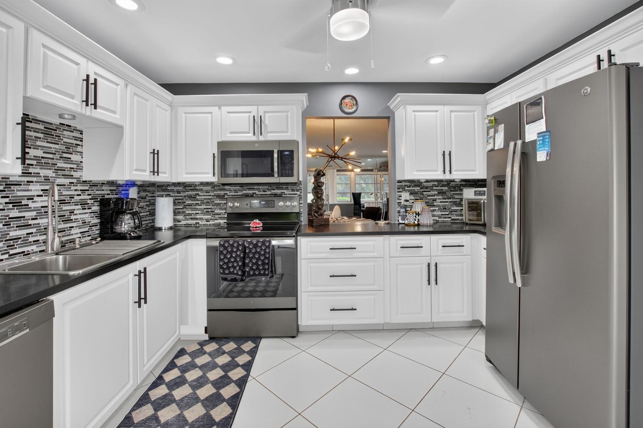 5284 Privet Place, Unit D Delray Beach, FL 33484 - Photo 7 of 56 Image Edited (7)