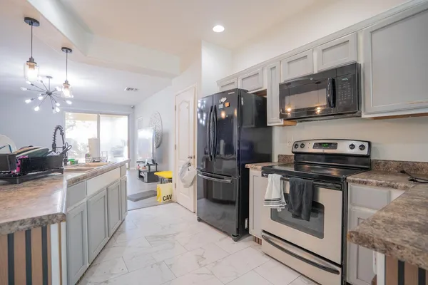 $2,195 | 9377 West Milkweed Loop, Phoenix, AZ 85037