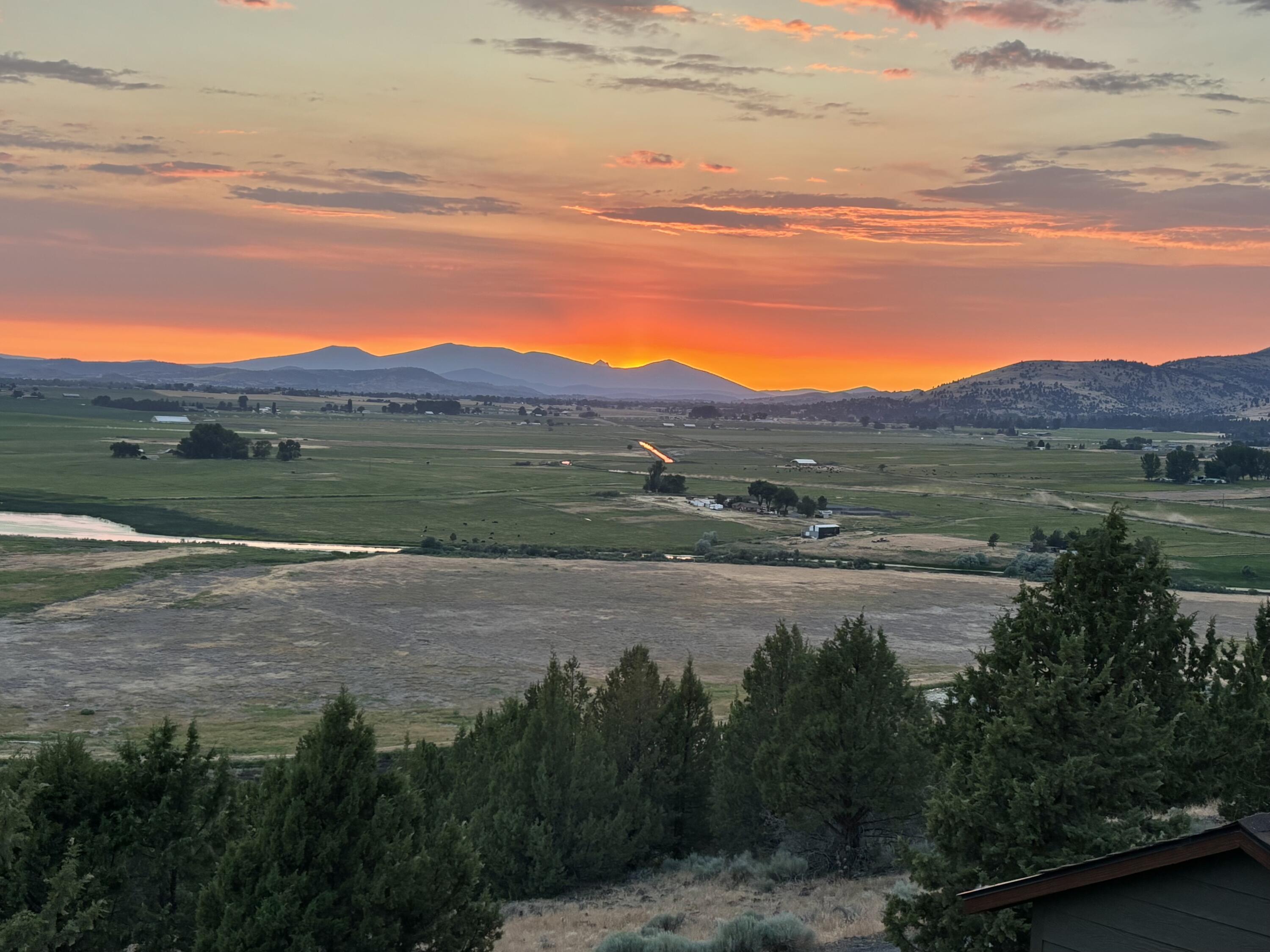 13351 Crystal Springs Road Klamath Falls, OR 97603 - Photo 15 of 51 a view of an outdoor space and mountain view in back
