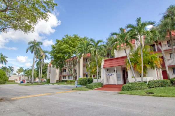 $2,200 | 4345 Trevi Court, Unit 204, Lake Worth, FL 33467