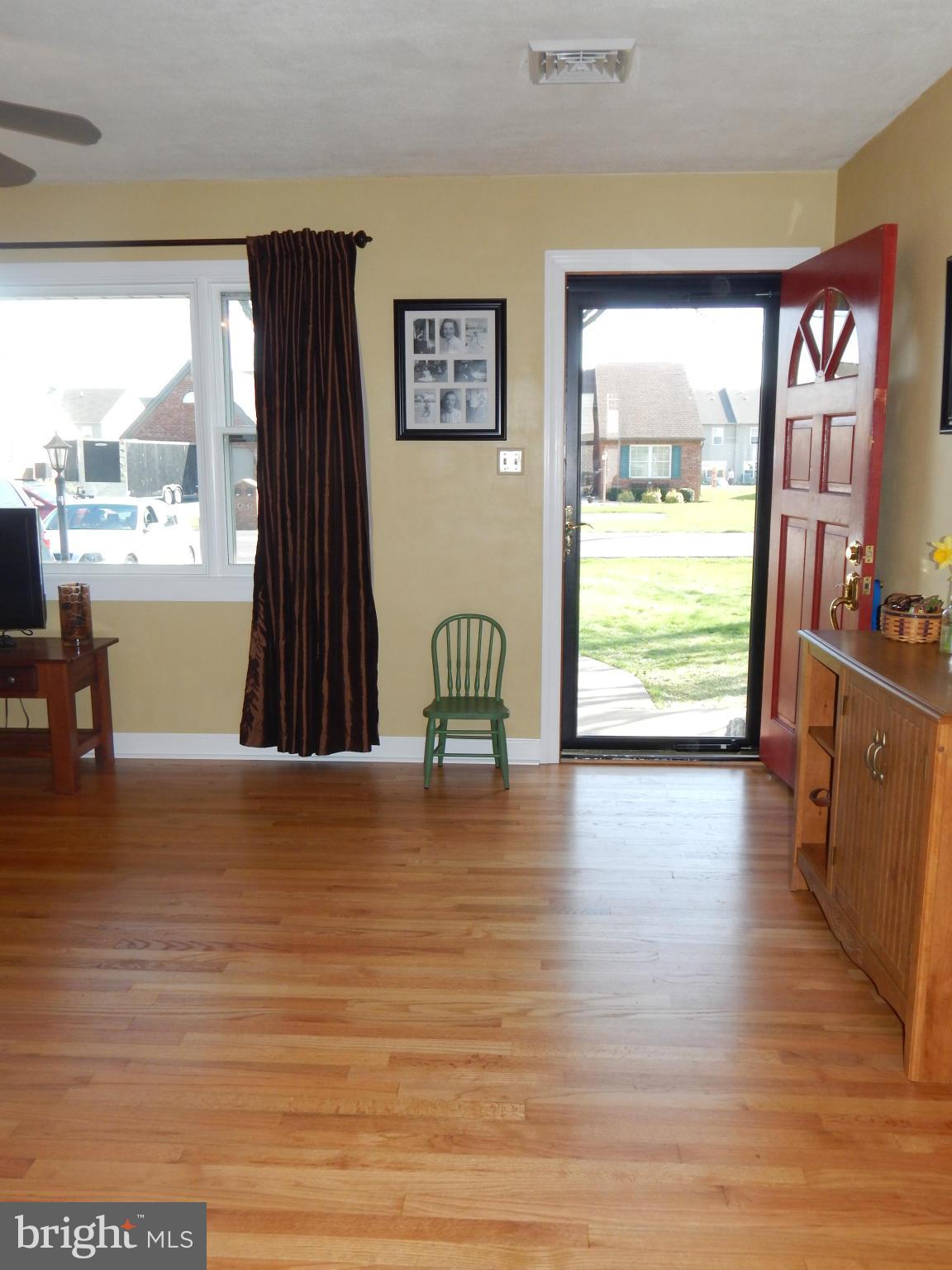 244 Mill Road Chambersburg, PA 17201 - Photo 11 of 29 Living Room