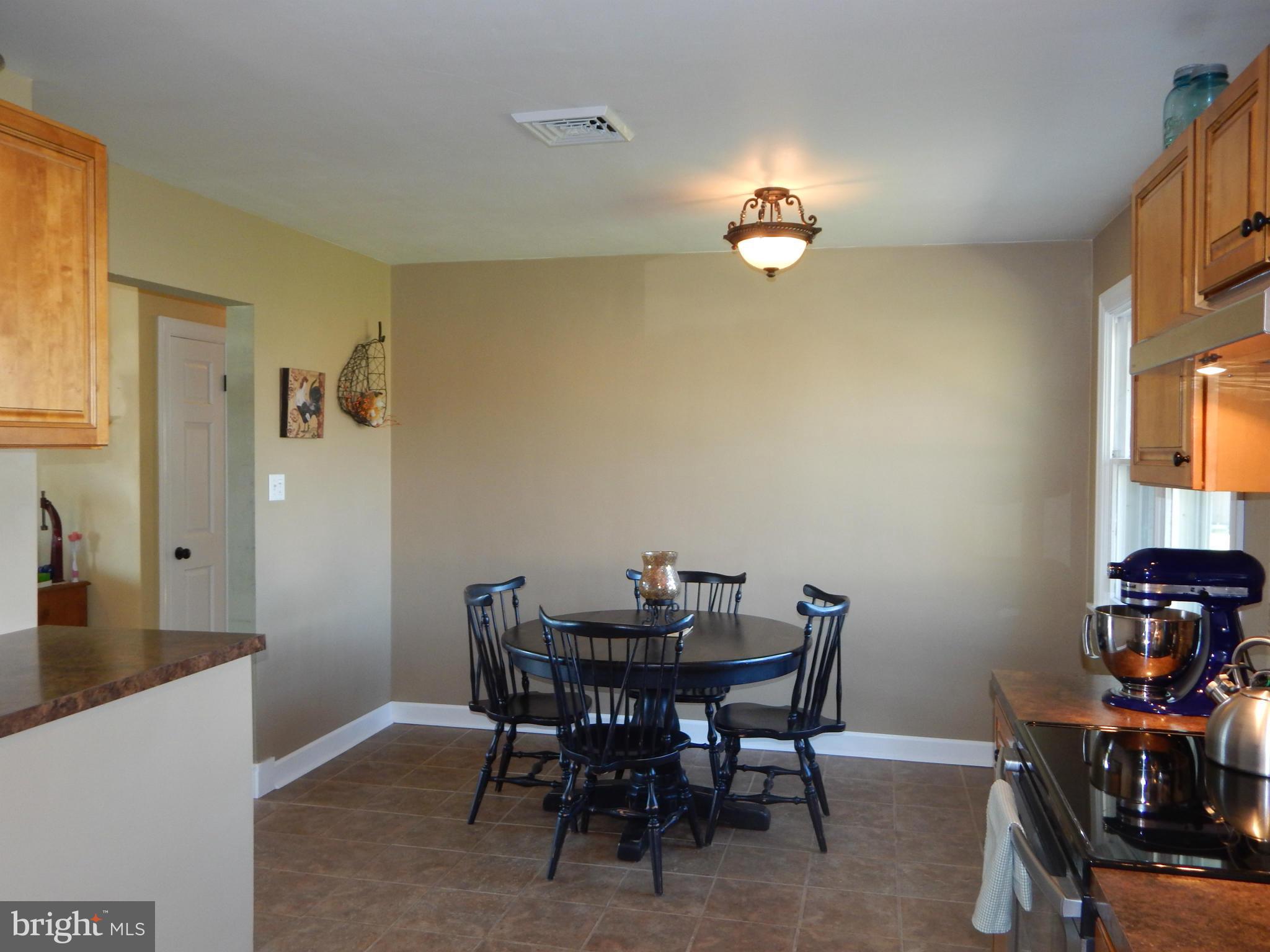 244 Mill Road Chambersburg, PA 17201 - Photo 8 of 29 Dining Room