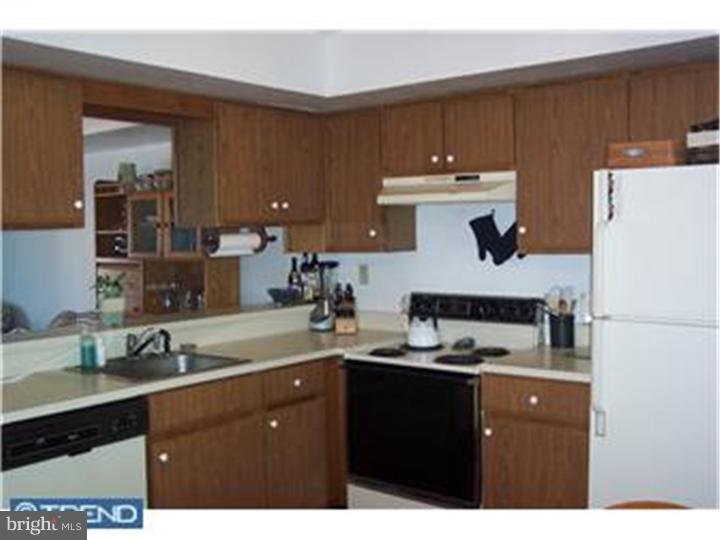 110 Pinewood Drive Hamilton, NJ 08690 - Photo 4 of 13 Gallery Image 4