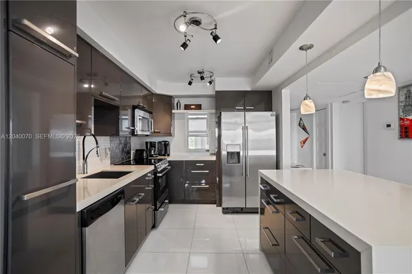 $349,900 | 3050 North Palm Aire Drive, Unit 710, Pompano Beach, FL 33069