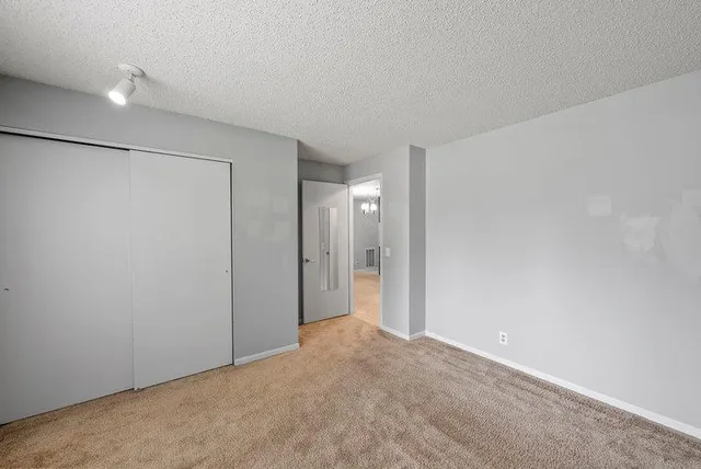 $179,900 | 742 County Rd F West, Unit 1002, Shoreview, MN 55126