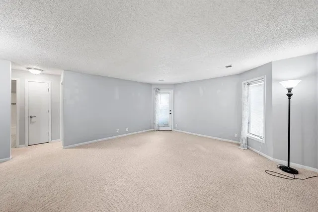 $179,900 | 742 County Rd F West, Unit 1002, Shoreview, MN 55126