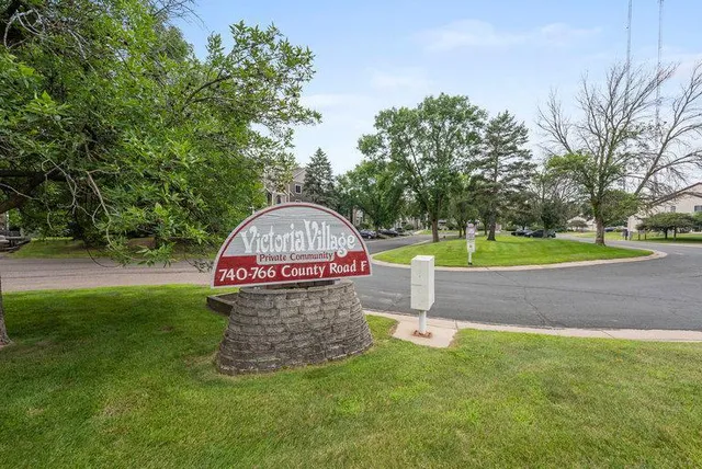 $179,900 | 742 County Rd F West, Unit 1002, Shoreview, MN 55126