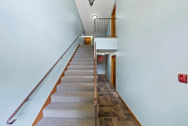 $179,900 | 742 County Rd F West, Unit 1002, Shoreview, MN 55126