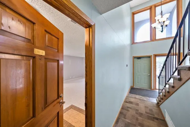 $179,900 | 742 County Rd F West, Unit 1002, Shoreview, MN 55126