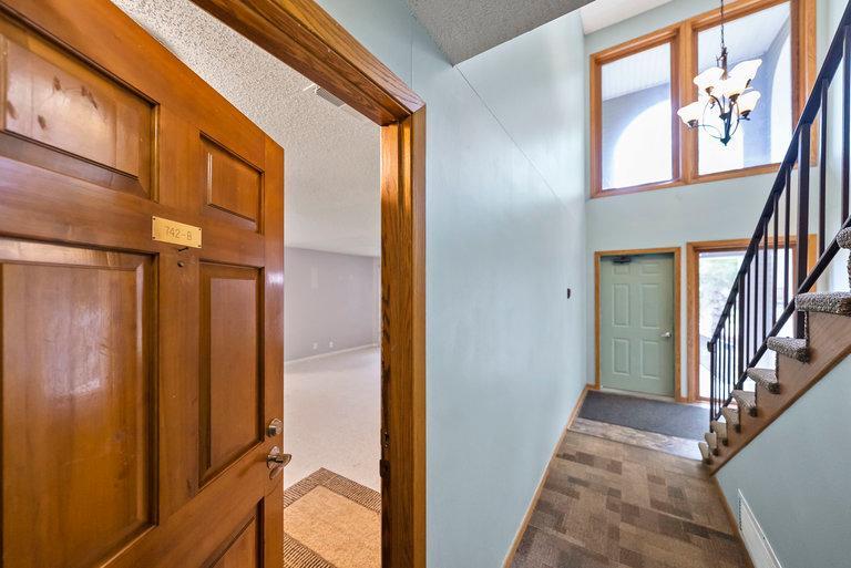 742 County Rd F West, Unit 1002 Shoreview, MN 55126 - Photo 6 of 31