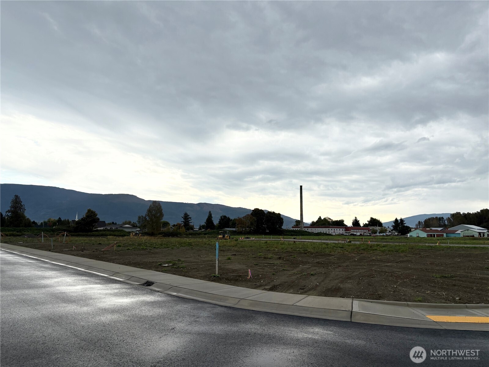 412 West 3rd Street Everson, WA 98276 - Photo 13 of 14 a view of a lake with houses in back