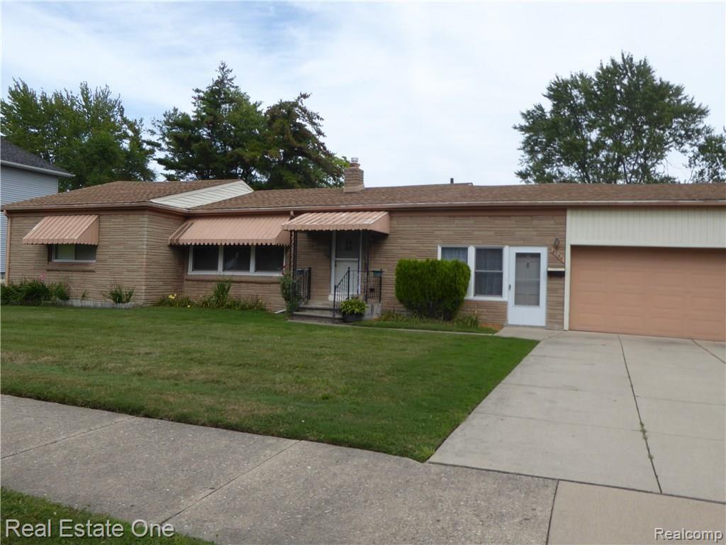 4104 Devon Road Royal Oak, MI 48073 - Photo 1 of 20 P1000744.JPG