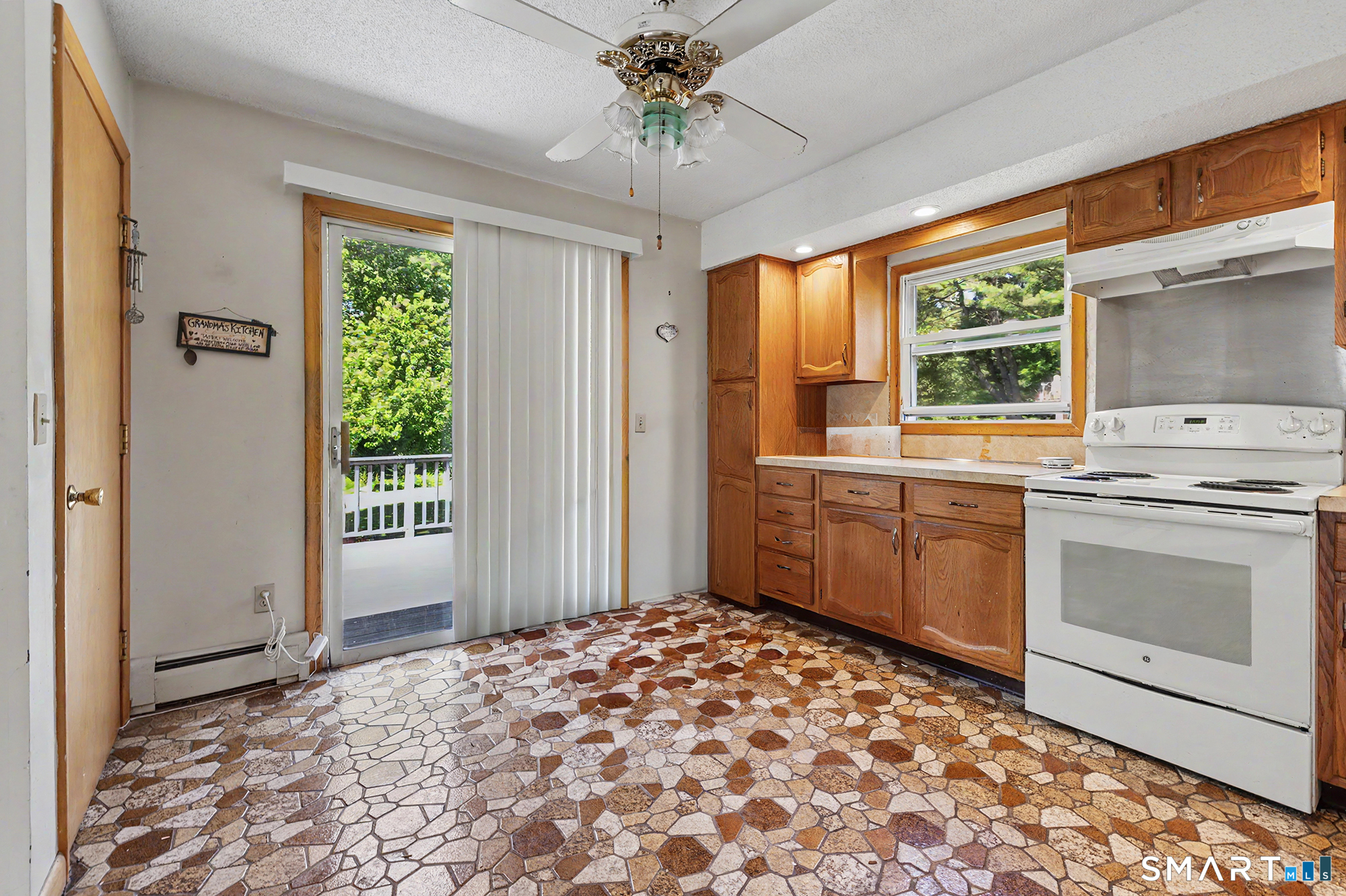 476 Derby-Milford Road Orange, CT 06477 - Photo 8 of 33
