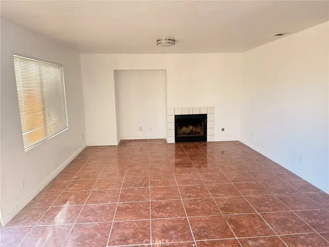 $2,500 | 14325 Tawney Ridge Lane, Victorville, CA 92394