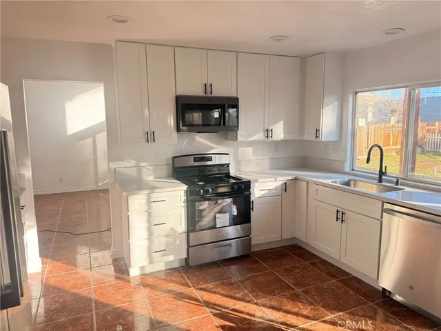 $2,500 | 14325 Tawney Ridge Lane, Victorville, CA 92394