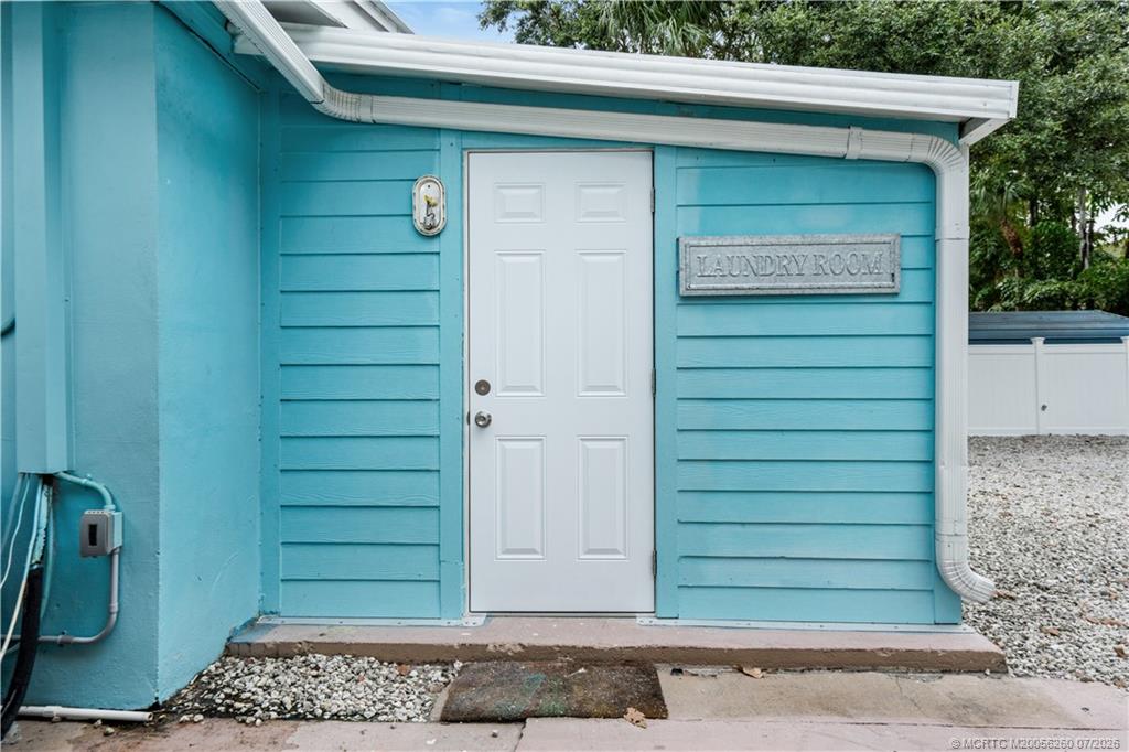 657 Southwest Cleveland Avenue Stuart, FL 34994 - Photo 28 of 34 Shard Laundry Room