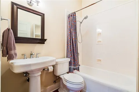 $299,000 | 104 Jefferson Heights Avenue, New Orleans, LA 70121