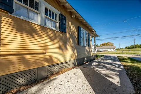 $299,000 | 104 Jefferson Heights Avenue, New Orleans, LA 70121