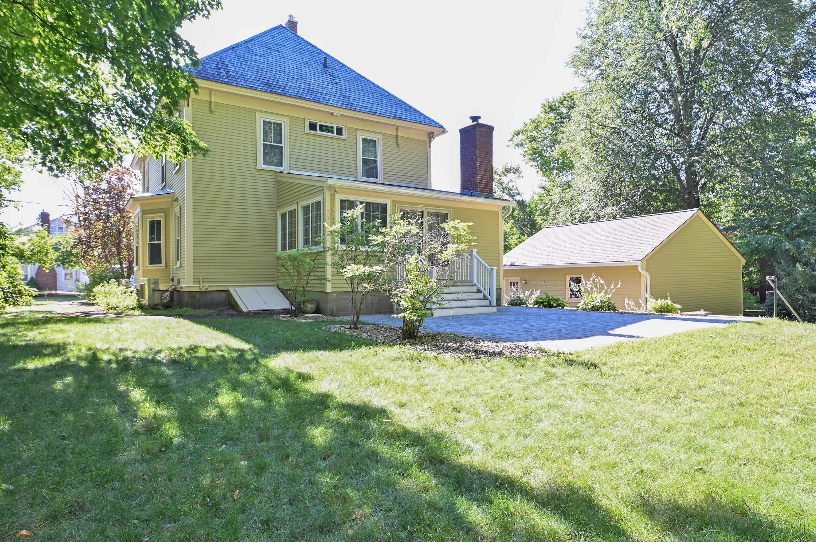 153 Russell Street Manchester, NH 03104 - Photo 5 of 59 Gallery Image 5