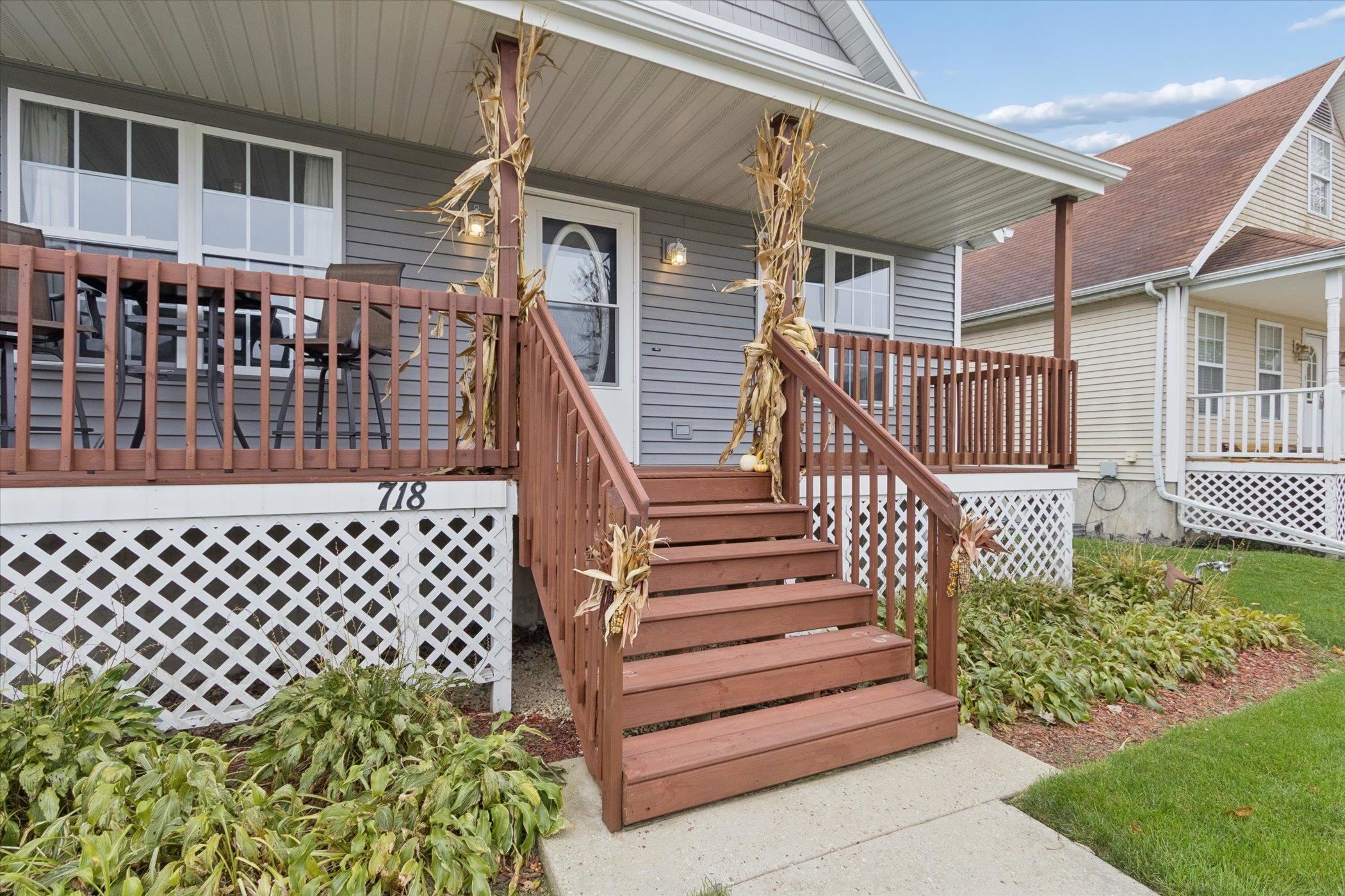 718 West Prospect Street Kirkland, IL 60146 - Photo 11 of 41 front view of a house with a deck