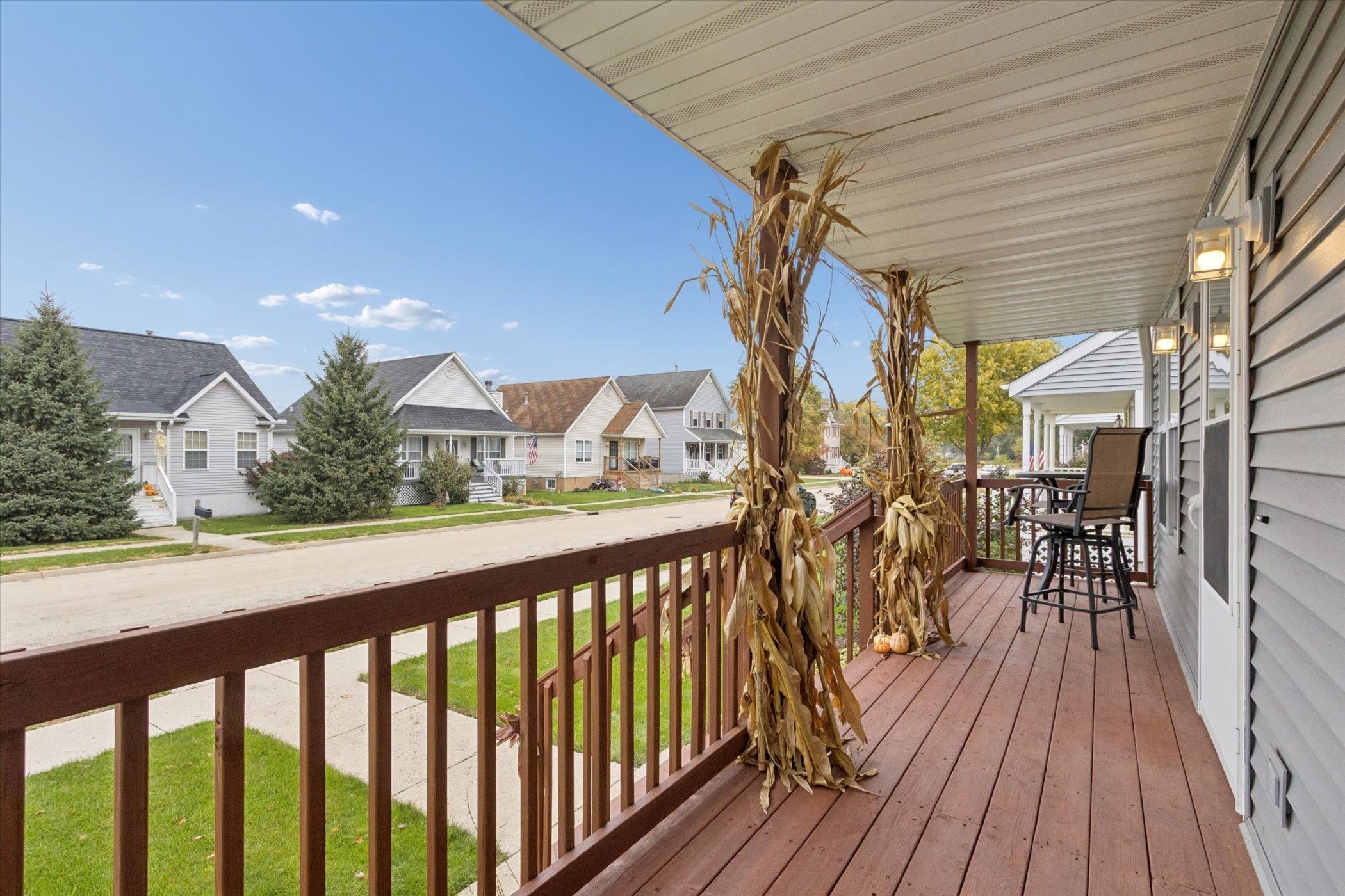 718 West Prospect Street Kirkland, IL 60146 - Photo 12 of 41 a view of balcony of a house