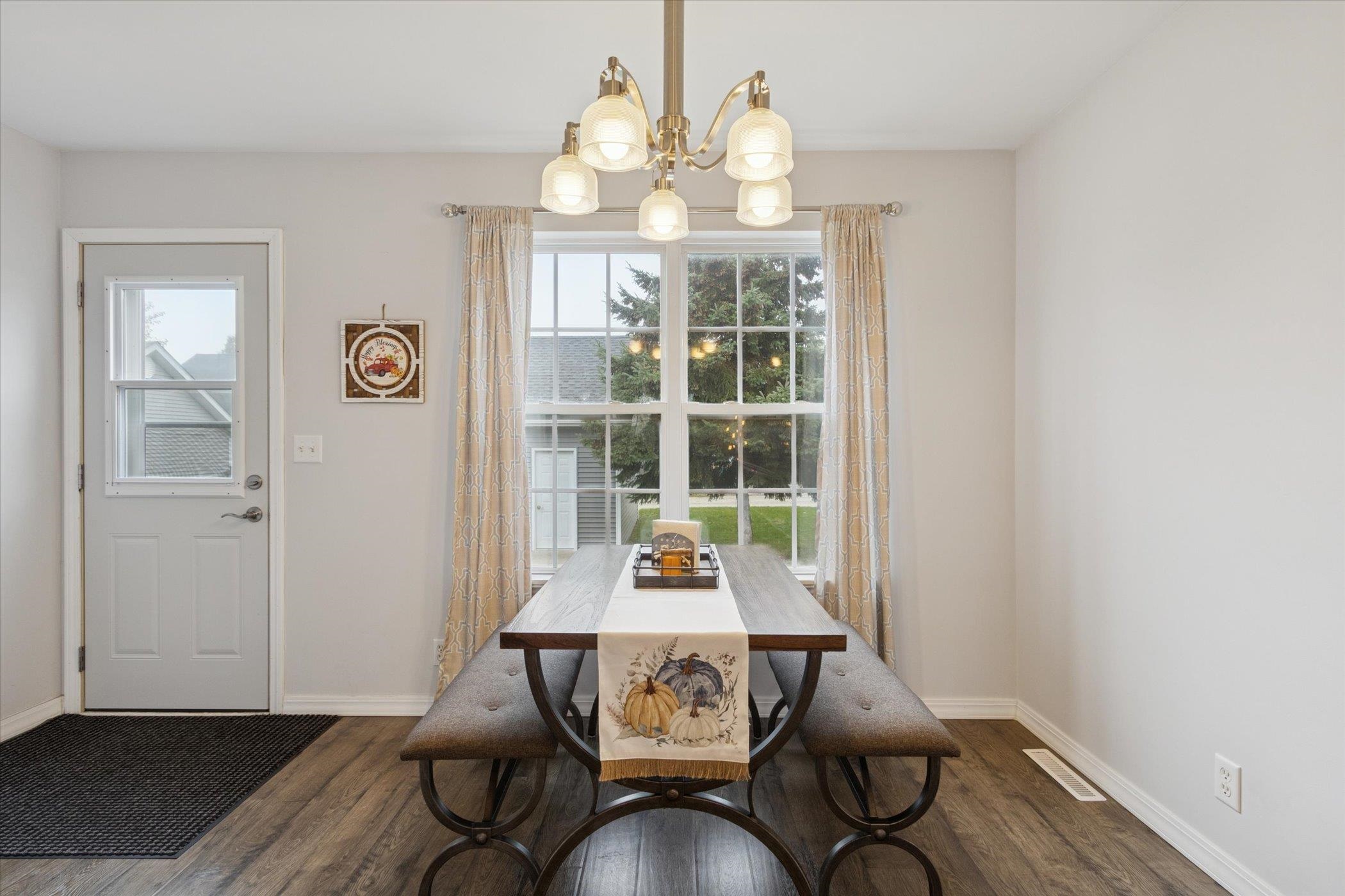 718 West Prospect Street Kirkland, IL 60146 - Photo 21 of 41 a workspace with furniture and window